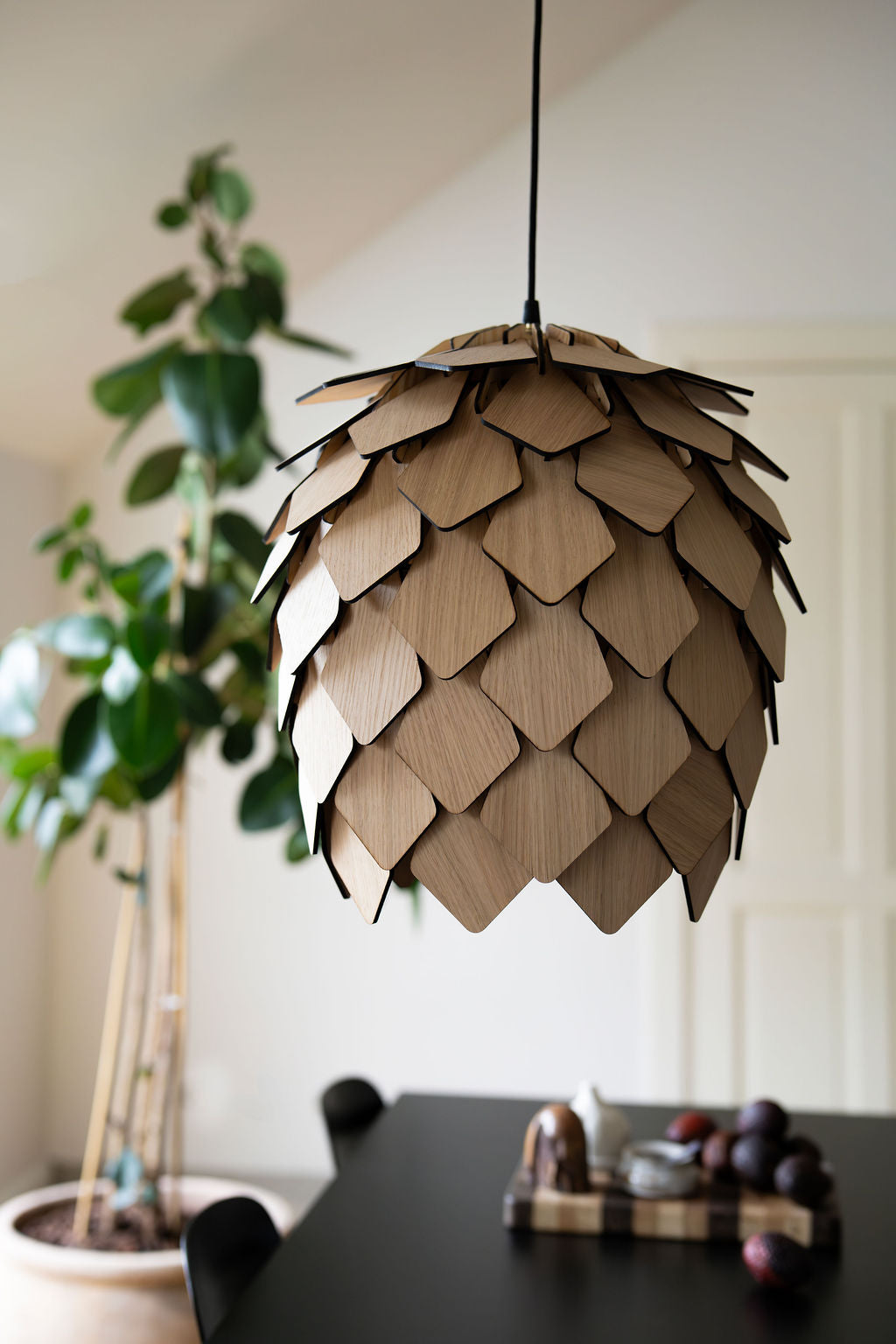 Kalfjäll – Stor Handgjord Trälampa i Valnöt, Ek eller Furu | Woodlife