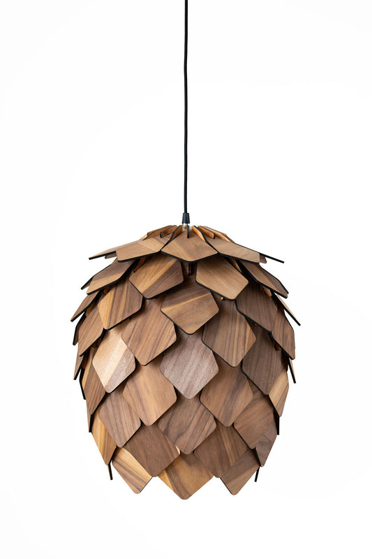 Stor handgjord trälampa "Kalfjäll" i valnöt, ek eller furu från Woodlife