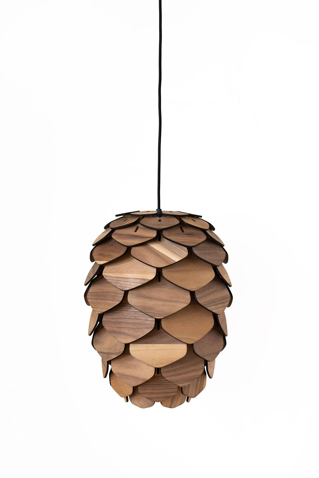 Handgjord trälampa "Urskog" från Woodlife – designad för matbord och soffbord